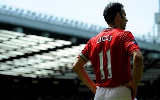 All Ryan Giggs stickers as United’s player! (GIF)