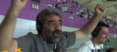 Look at this crazy Greek commentator!!