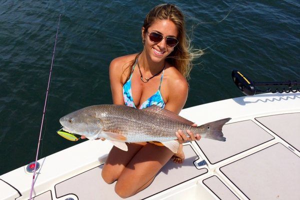 20 γυναίκες που ξέρουν από… ψάρεμα!