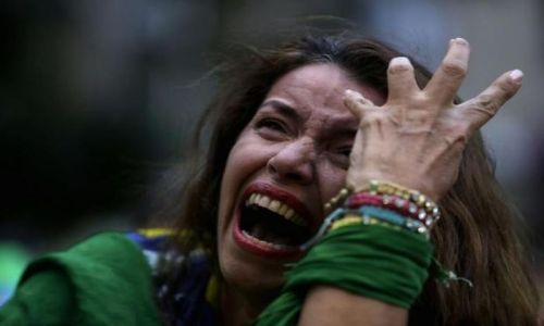 40 φωτογραφίες θλιμμένων Βραζιλιάνων οπαδών που σαρώνουν [pics]