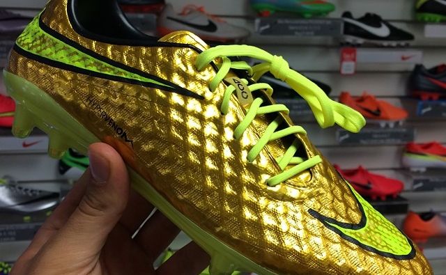 Pictures of Neymar’s brand new gold World Cup Nike boots!