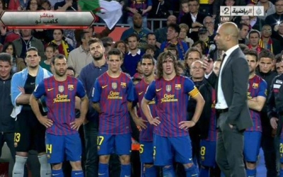 Barcelona pays her respects to Guardiola!