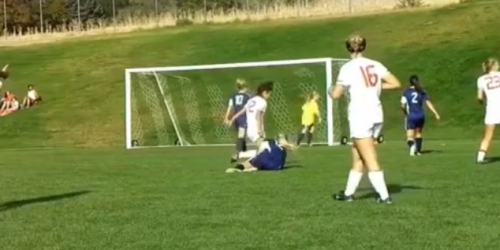 Scary hit on women’s football (VIDEO)