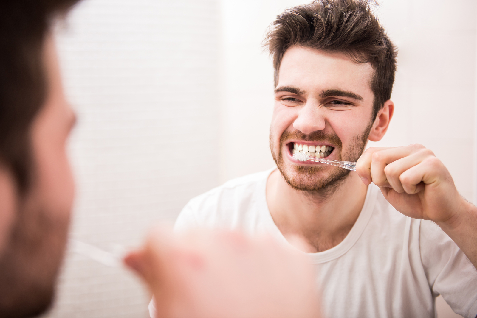 Βούρτσισμα δοντιών: 6 λάθη που πρέπει να σταματήσεις επιτέλους να κάνεις!