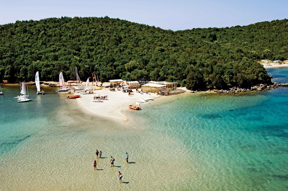 Η εξωτική Παραλία Μπέλλα Βράκα στα Σύβοτα! Mια από τις ωραιότερες παραλίες της Ελλάδας (vid)