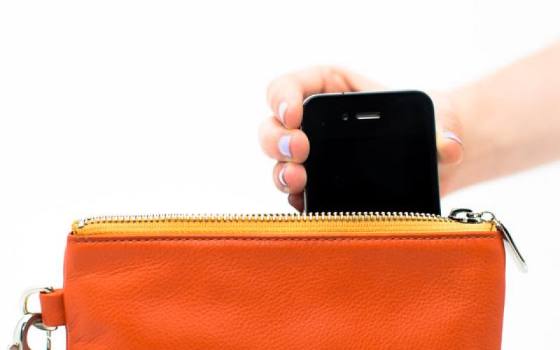 Everpurse: Tσαντάκι ασύρματης φόρτωσης για iPhone!