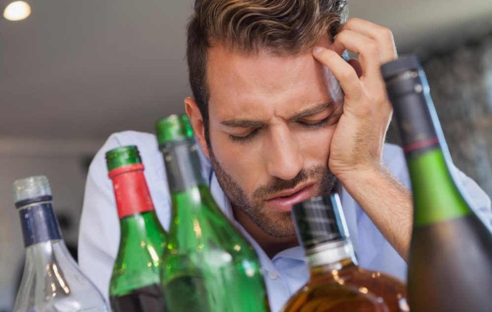Δεν θα σε ξαναχαλάσει το ποτό! Συμβουλές για να αντιμετωπίσεις το hangover