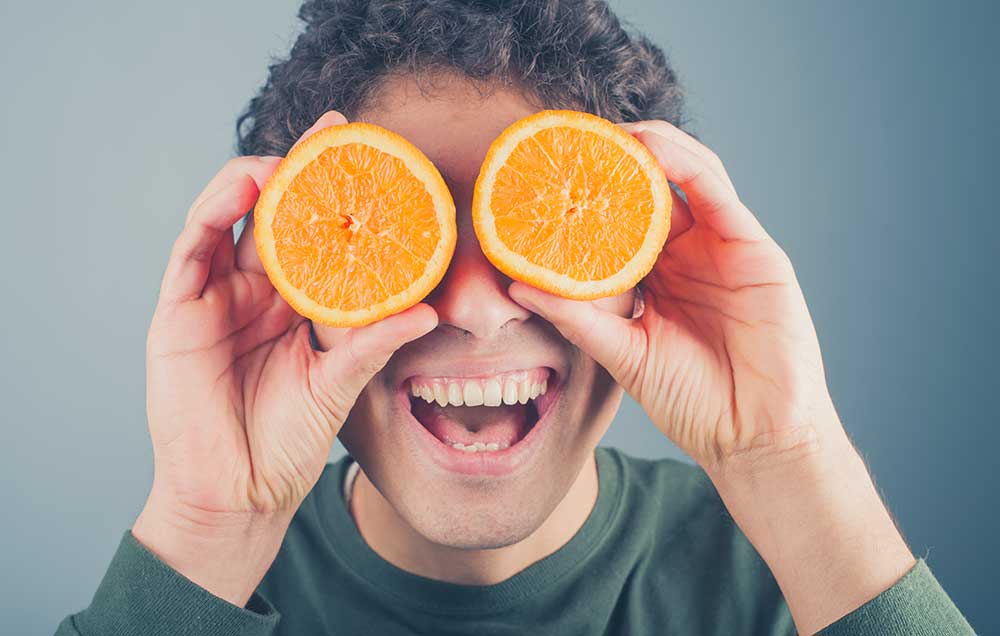 Η άφθονη κατανάλωση φρούτων και λαχανικών μπορούν να αυξήσουν τα επίπεδα της ευτυχίας σου!