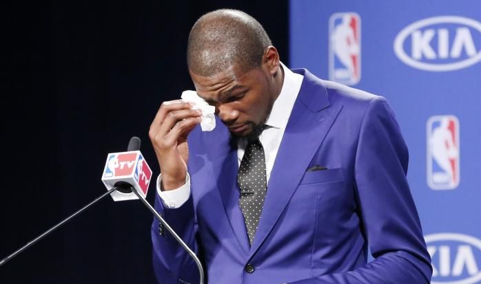 Τα δάκρυα του Kevin Durant για τον τίτλο του MVP! [vid]
