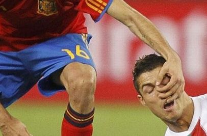 Cause we can’t get enough of the funny football moments! (pics)