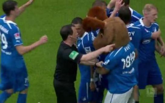 Red card in mascot of Hoffenheim! (Vid)