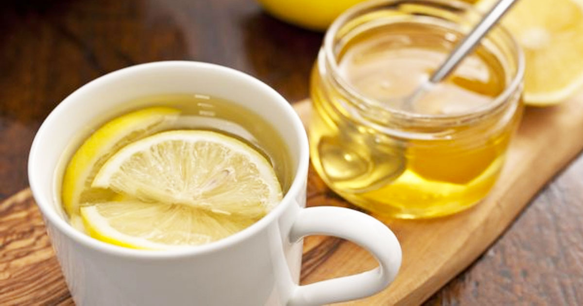 Πέντε λόγοι για να πίνετε νερό με μέλι κάθε πρωί!