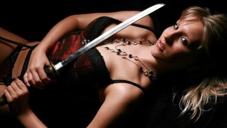 Hot Girls With Swords!