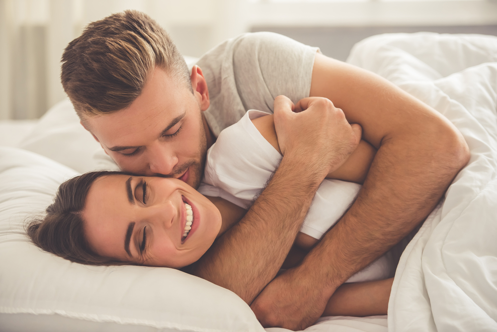 Πώς να καταλάβεις αν η σύντροφός σου έμεινε ικανοποιημένη μετά το σεξ;