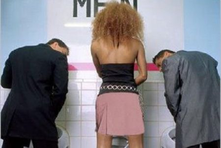 Τώρα και οι γυναίκες μπορούν να πάνε τουαλέτα στα όρθια..