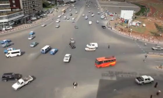 Δρόμοι χωρίς φανάρια στην Αιθιοπία και γίνεται… της τρελής! [video]