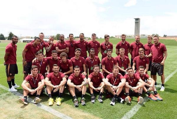 Ο Totti τρολάρει τον Ashley Cole για τη “μοναχική” φωτογραφία! [pic]