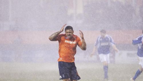 Must watch! Biblical rainstorm during the match Luton vs Nuneaton