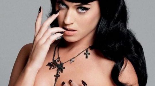 Το μπούστο της Katy Perry μας τρελαίνει!