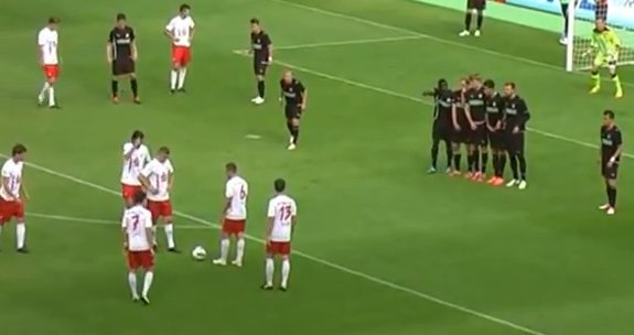 Brilliant free-kick set piece from Germany! (video)