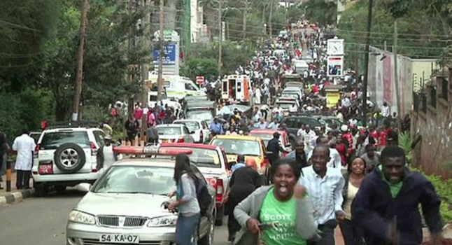 Συγκλονιστικό βίντεο μέσα από το Mall της Κένυας