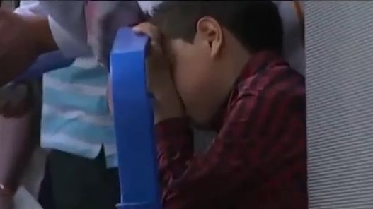 Child wants to sneak out of the security to reach Ronaldo! [video]