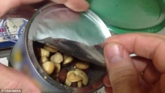 Καταπληκτικό βίντεο! Δείτε τι γίνεται όταν ανοίγει κονσέρβα με ξηρούς καρπούς στο διάστημα!