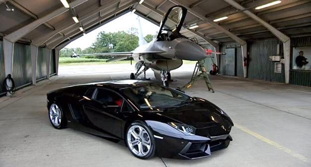 Φτερά vs Τροχών : Lamborghini Aventador vs F-16(Video)