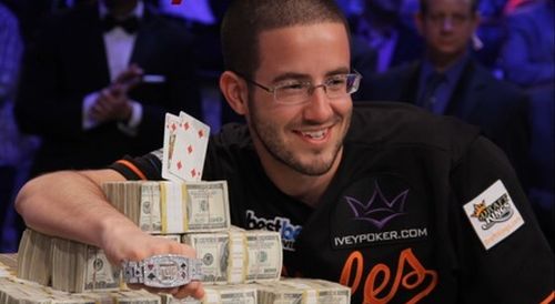 Αυτός είναι ο πρωταθλητής του WSOP για το 2012!