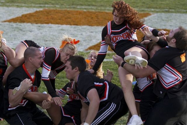 Στις cheerleaders συμβαίνουν τα χειρότερα (vid)