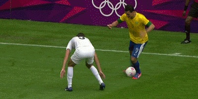 This is a super duper dribble from Leandro Damiao!!