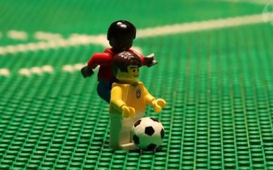 David Luiz free kick & Neymar injury in lego! [video]