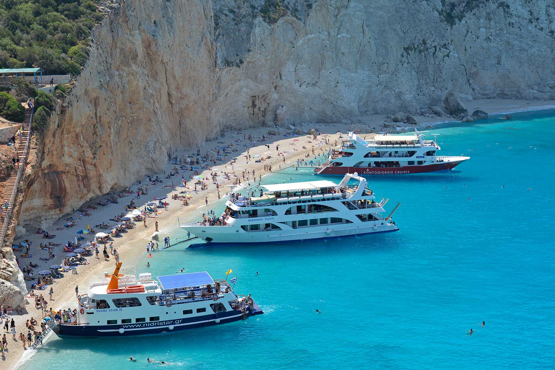 Ταξιδέψτε στις μαγευτικές παραλίες της Λευκάδας μέσα από ένα βίντεο!