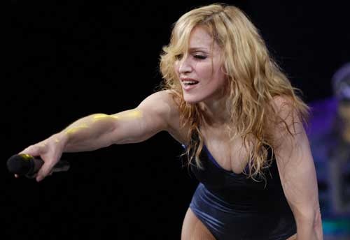 Ατακτούλα και η Madonna.Ποζάρει γυμνή στο φακό χωρίς να ντρέπεται…