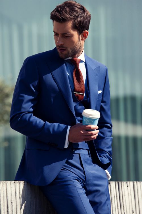 Το καλύτερο μπλε σακάκι που θα αναβαθμίσει κάθε σου ντύσιμο!