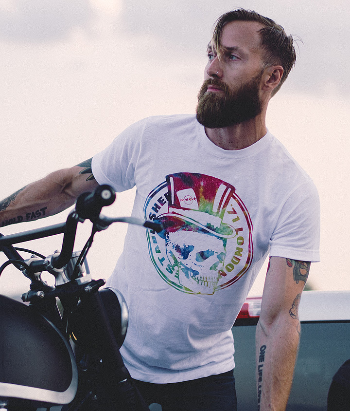 Ανδρική Μόδα: 12 T-shirts με μοτίβο για να κυκλοφορείς με στυλ αυτή την άνοιξη!