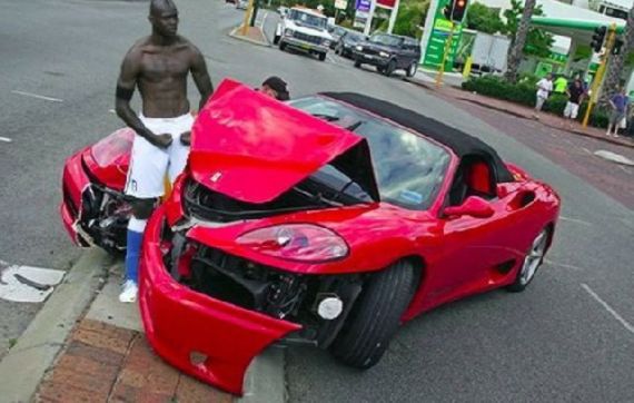 Hilarious pics of Mario Balotelli!