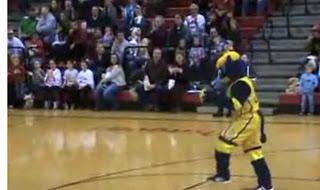 That’s why mascots must not dunk!!