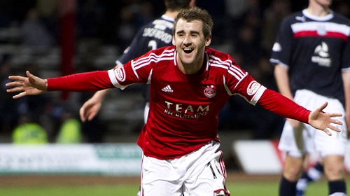 Niall McGinn strikes again with another golazo!