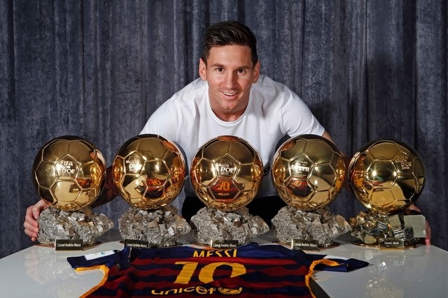 Top 10 Craziest Reactions on Lionel Messi Goals & Skills | HD