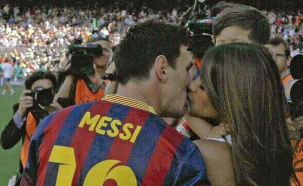 Antonella και Thiago πάντα στο πλευρό του Messi! [pics]