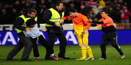 Two children attacked Messi