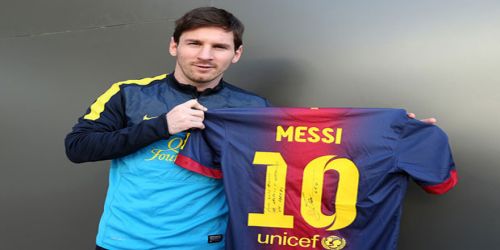 Gerd Müller received Leo Messi’s jersey