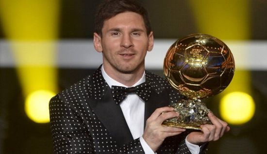 Lionel Messi copied Maradona’s classic suit?