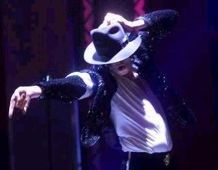Θέλετε να μάθετε το «Φεγγαροπερπάτημα» του Michael Jackson?