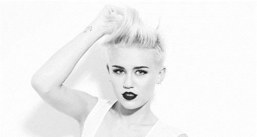 Πολύ σεξοπορνοδιαστροφικό το νέο video clip της Miley Cyrus!