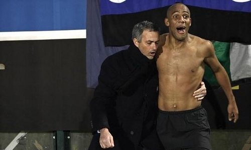 Mourinho and Maicon about Benitez!