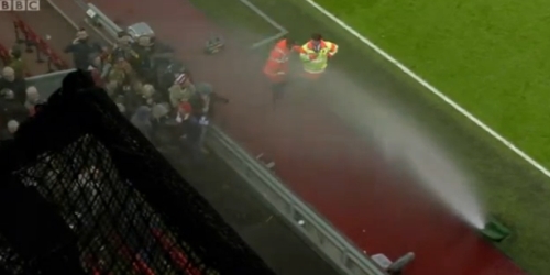 Rained fans of Liverpool in ‘Anfield’ (VIDEO)