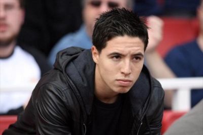 Even the English fans have their bad time…and Nasri got that really hard!!