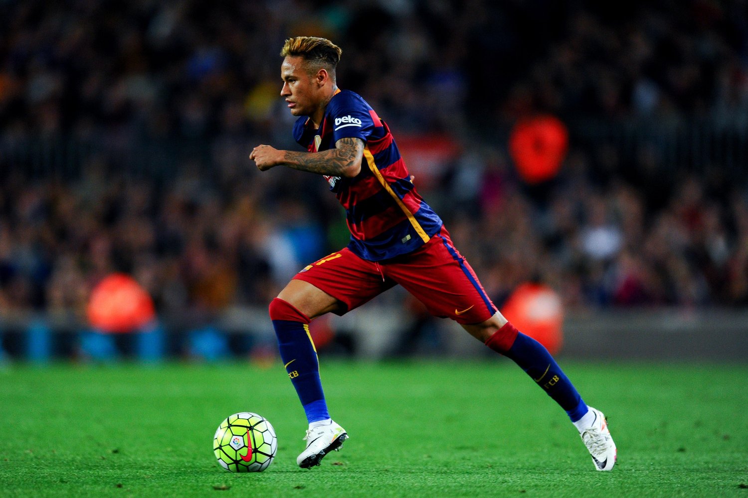 Neymar Jr – Magic Dribbling Skills 2016/17